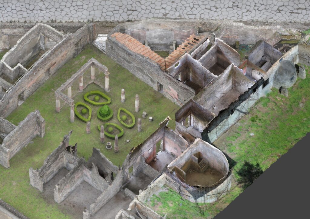  Villa de Diomède à Pompéi, état de 2013 : modèle photogrammétrique* du bâtiment (vue isométrique du secteur sud-est du bâtiment). © Villa Diomedes Project. Infographie 3D :  Alban-Brice Pimpaud (archeo3d.net) | Yves Ubelmann & Philippe Barthelemy (iconem).